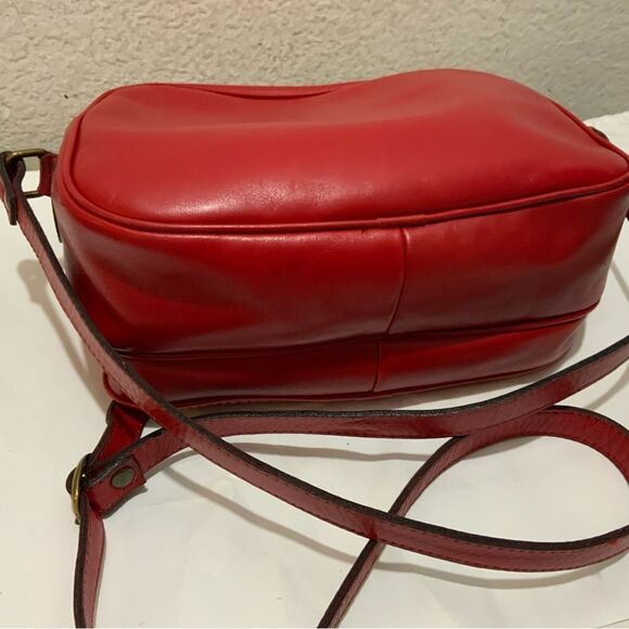 Crosspoint made for Charles Klein Italy  Leather crossbody red perforated - Picture 12 of 15